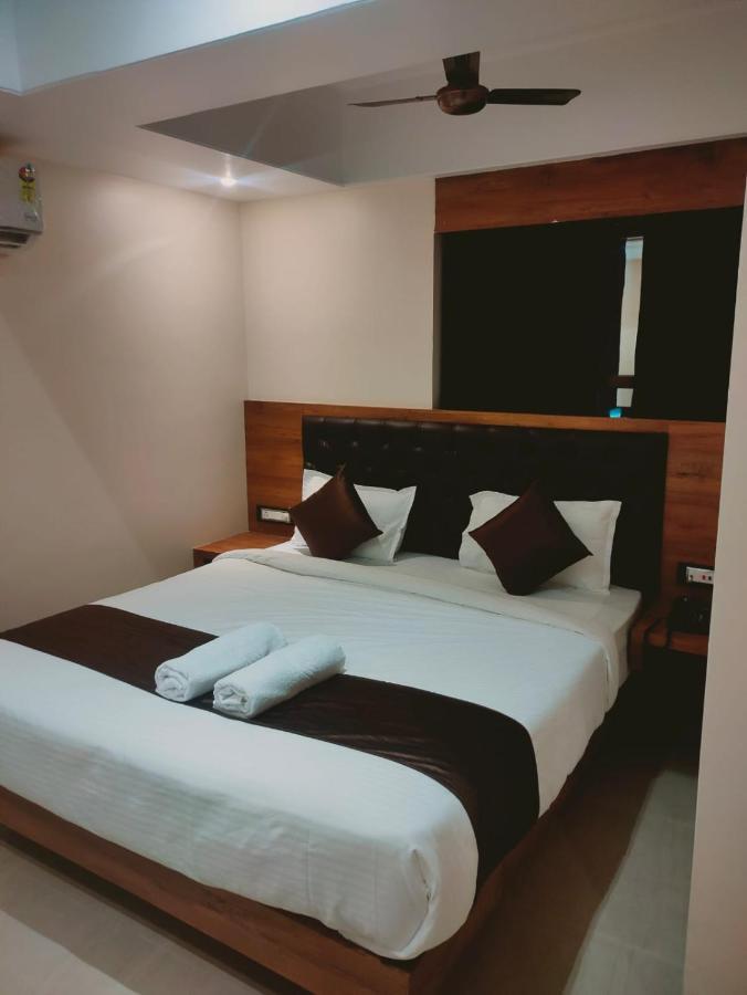 Aditya Inn Guwahati Exteriör bild