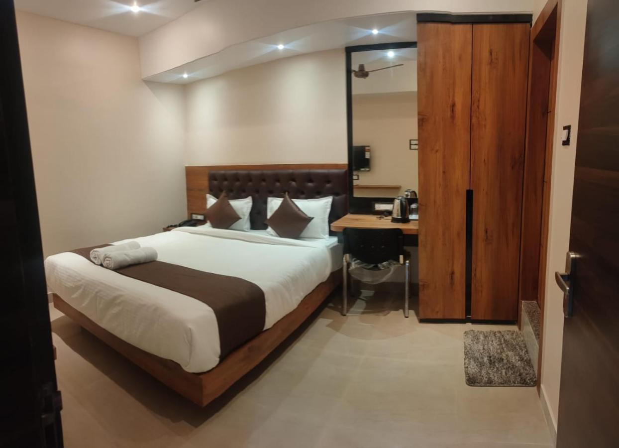 Aditya Inn Guwahati Exteriör bild