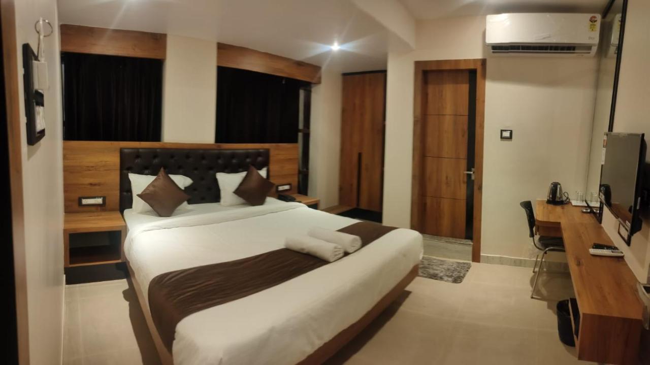 Aditya Inn Guwahati Exteriör bild